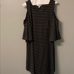 Women’s Cold Striped Shoulder Dress with Pocket